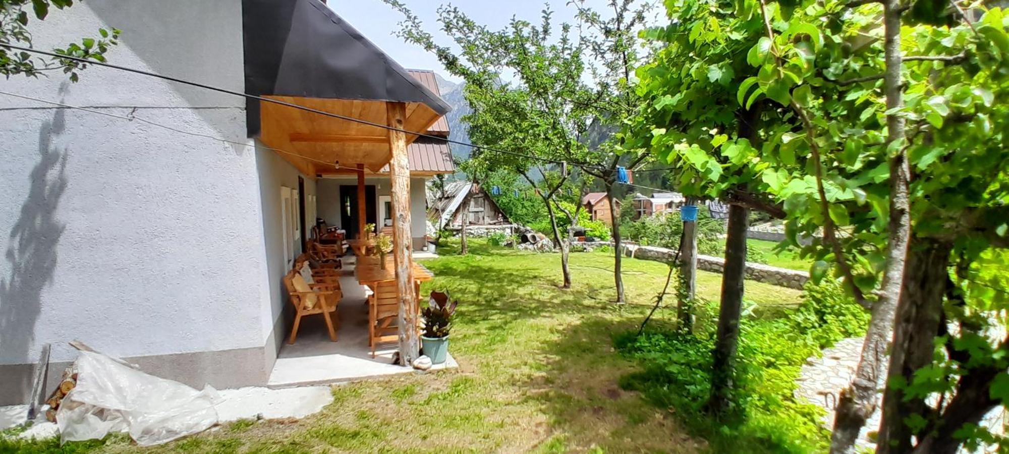 Bujtina Sherifaj Valbone Exterior foto
